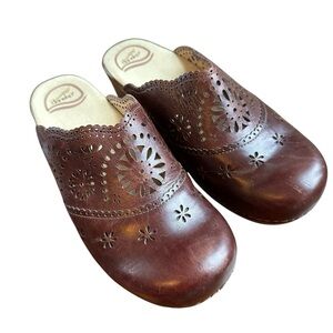 Dansko Skylar Clog Mule Tooled Brown Leather Cutout Shoe 7.5-8 Women EU 38